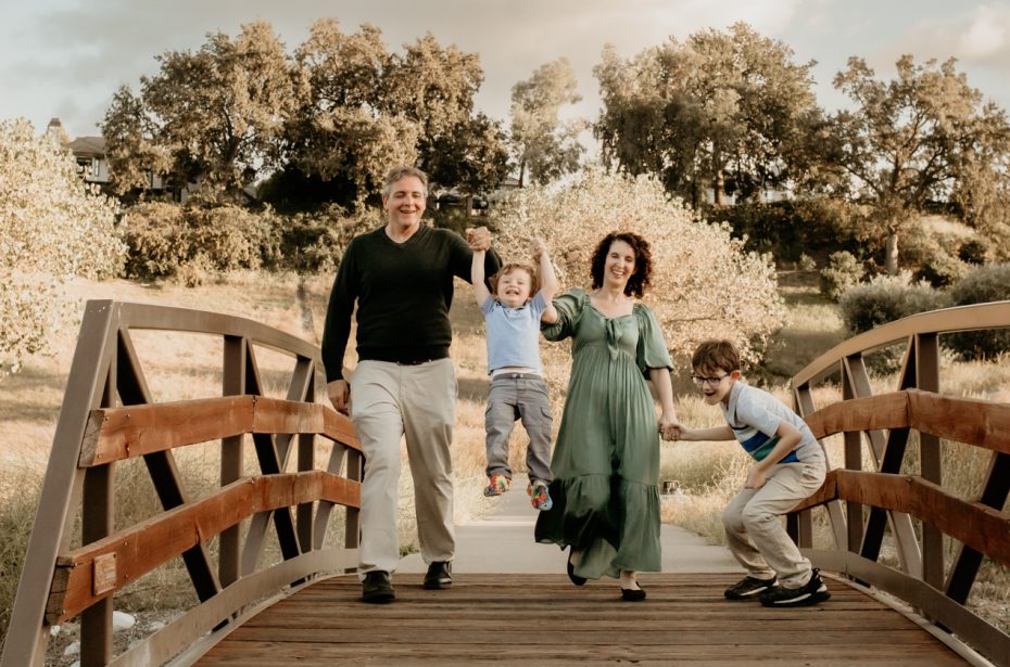 Family portraits, outdoor lifestyle photography, golden hour photography, Valencia photographer, Los Angeles Family Photographer