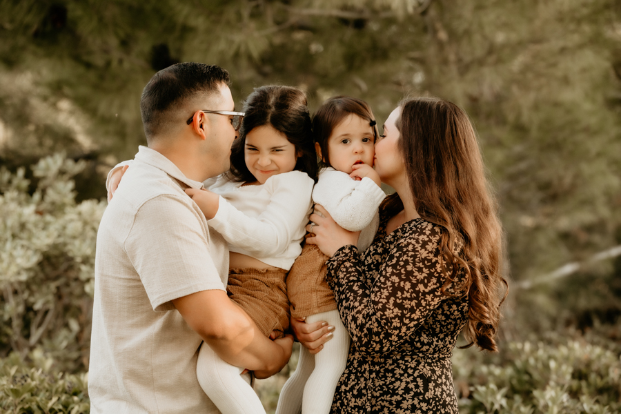 6G4A3867 SCV photographer, Santa Clarita Photogpraher, Valencia photographer, family photographer<br />
family portraits