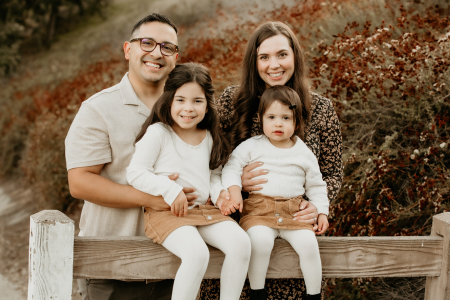 6G4A3882 SCV photographer, Santa Clarita Photogpraher, Valencia photographer, family photographer<br />
family portraits
