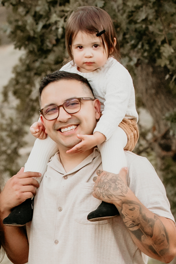 6G4A3957 SCV photographer, Santa Clarita Photogpraher, Valencia photographer, family photographer<br />
family portraits, father and daughter